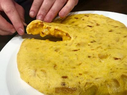 TORTILLA DE SENÉN GONZALEZ, FUERA DE CONCURSO / CAPEL