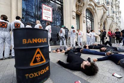 Activistas de ATTAC en París.
