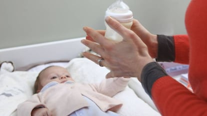 Un hospital aragonés acaba con la alergia a la leche de vaca en bebés