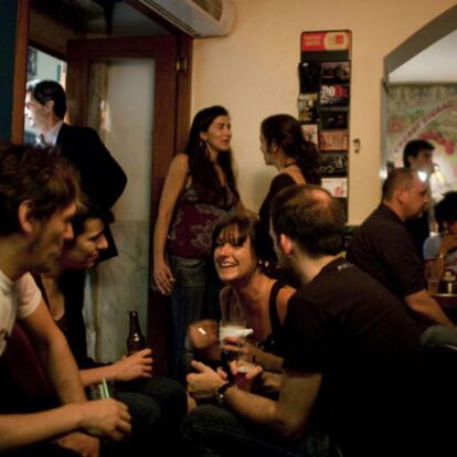 Bairro Alto: copas en el bar Maria Caxuxa