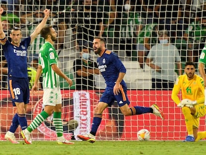 Carvajal celebra su gol ante el Betis este sábado en el Benito Villamarín.