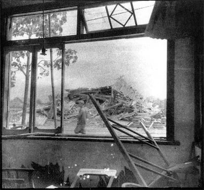 Vista de Hiroshima desde una de las ventanas de la casa de Matsushige, el 6 de agosto de 1945.