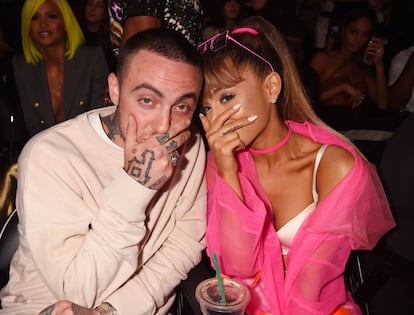 Mac Miller y Ariana Grande, durante los MTV Video Music Awards 2016, celebrados en Nueva York. 