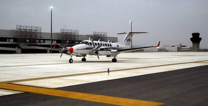 Una aeronave, en el aeropuerto de Corvera.