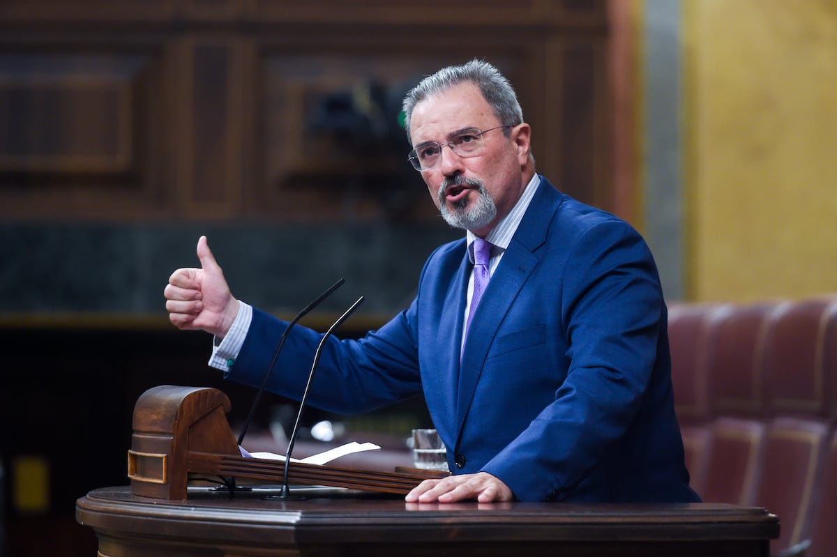 Carlos Flores, de Vox: “El aborto es un medio para garantizar la salud reproductiva del mismo modo que la guillotina para acabar con la tos” | Sociedad