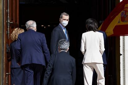 El Rey, antes de acceder al Congreso de los Diputados.