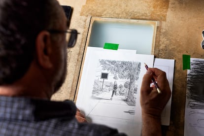 El dibujante canadiense Michel Rabagliati, fotografiado en el estudio de su casa en Montreal el pasado 10 de junio. 