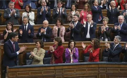 Pedro Sánchez es ovacionado tras ser investido presidente del Gobierno, el pasado día 7.