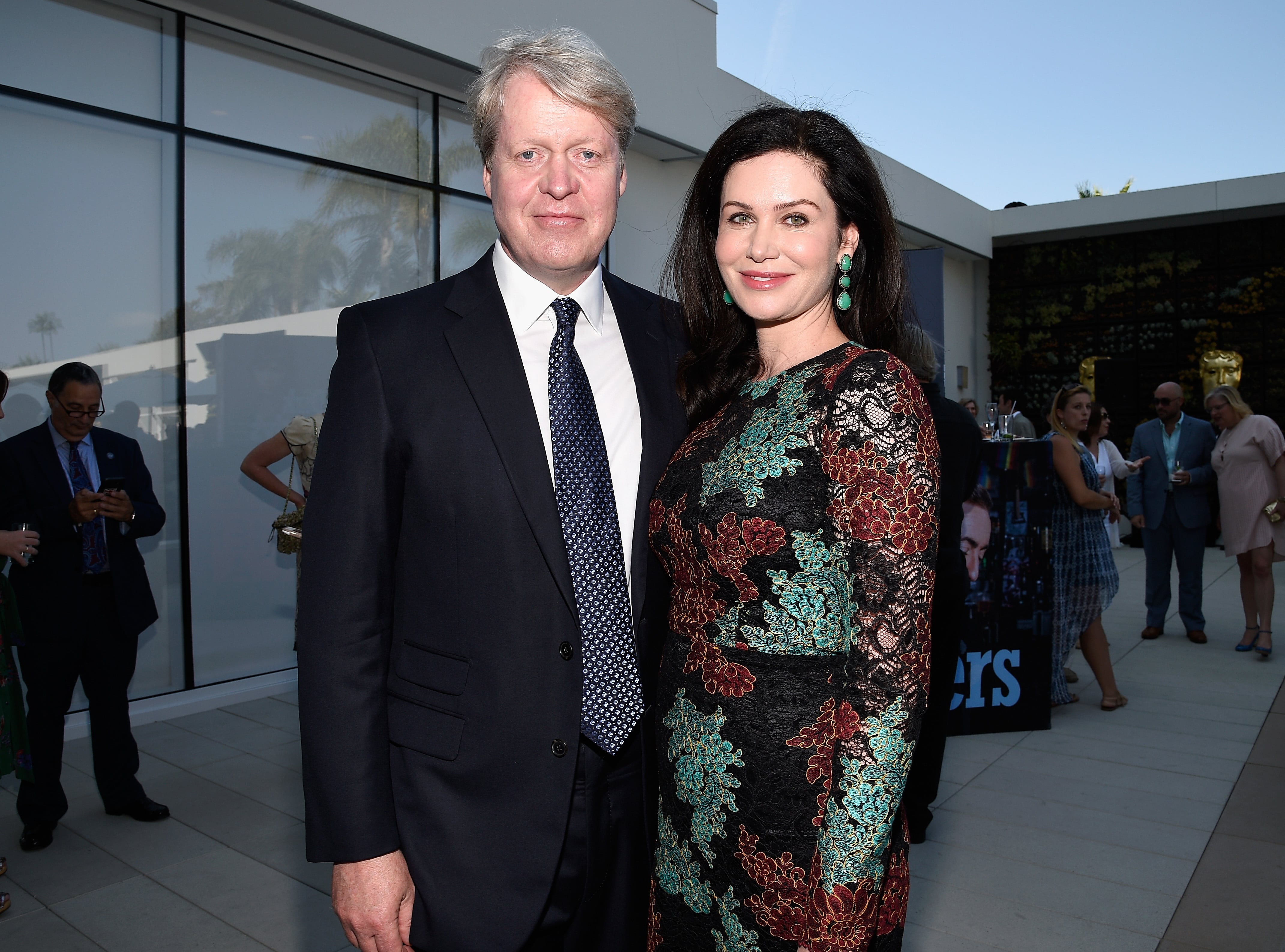 Fin a la batalla judicial entre la actual pareja de Charles Spencer y su exmujer por violación de la privacidad 1 Charles Spencer y Karen Gordon en un evento organizado por la BBC en septiembre de 2017.