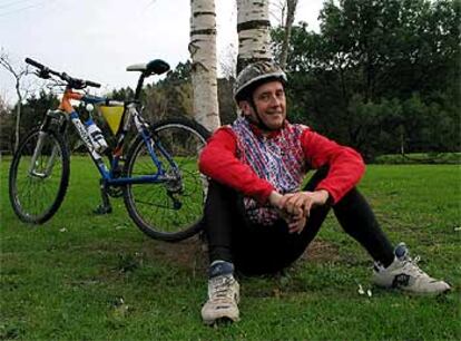 El "diputado revelación" de esta legislatura, Josu Erkoreka, entrenándose por si le desafía Juan José Ibarretxe.