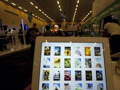 Un 'ebook' en la zona digital de la Feria Internacional del Libro de Guadalajara (México).