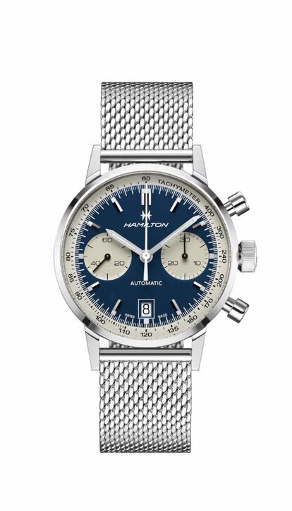 Así son los nuevos brazaletes de malla con cierre desplegable y dos pulsadores disponibles en las dos versiones del Intra-Matic Automatic Chronograph de Hamilton: esfera color blanco crudo con contadores de cronógrafo negros y esfera azul con contadores de cronógrafo color blanco crudo (en la imagen). El modelo también cuenta con una buena técnica, debido al exclusivo movimiento automático H-10 de la marca, que incluye una reserva de marcha 80 horas. Con cristal de zafiro con tratamiento antirreflejos doble. Precio: 2.045 euros.