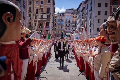Una actuación de los Dantzaris de Pamplona, el rrupo de danza que dará el Chupinazo en estos San Fermines, en una fotografía cedida por el Ayuntamiento de Pamplona.
