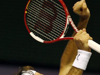 Roger Federer celebra su victoria en el Master Series de Madrid.