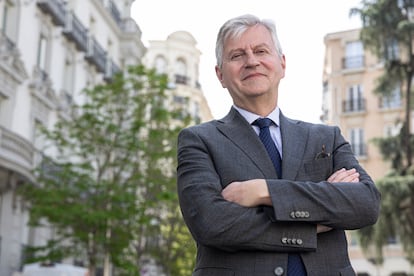 Jean-Pierre Lacroix, secretario general adjunto de la ONU de Operaciones de Paz, fotografiado en la plaza de Las Cortes el 1 de abril.