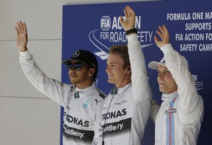 Hamilton, Rosberg (centro) y Bottas, tras la cronometrada en Austin.