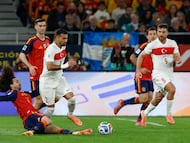 La selección española frente a Turquía durante un encuentro correspondiente a la fase de clasificación para el Mundial 2026.