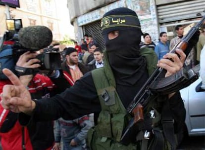 Miliciano palestino de en Gaza tras el atentado terrorista de Eliat.