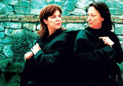 Isabel Ordaz (izquierda) y Charo Amador, en <i>&#39;Algún amor que no mate</i>&#39;.