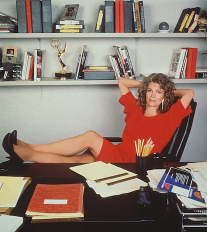 Candice Bergen como Murphy Brown (1990).