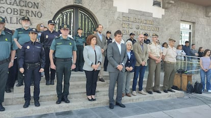 Minuto de silencio frente a la Delegación del Gobierno en Galicia en repulsa por el asesinato machista de Oia (Pontevedra), el lunes 5 de junio de 2023.