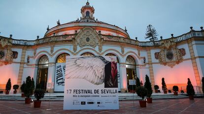 Vista del Teatro Lope de Vega, horas antes de albergar la gala inaugural de la 17ª edición del Festival de Cine Europeo de Sevilla, en noviembre de 2020.