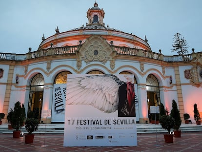 Vista del Teatro Lope de Vega, horas antes de que albergara el viernes la gala inaugural de la 17ª edición del Festival de Cine Europeo de Sevilla.