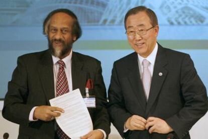 Rajendra Pachauri y Ban Ki-moon (derecha), en Valencia en 2007.