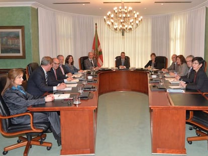 Primera reunión del consejo de Gobierno PNV-PSE presidido por Urkullu.