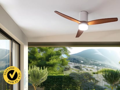Artículo de EL PAÍS Escaparate que compara los mejores modelos de ventiladores de techo con luz del mercado.