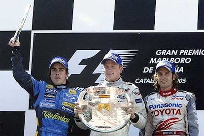 El 8 de mayo llegó a España como líder del Mundial. Alonso quedó segundo en un auténtico duelo con Räikkonen, que ganó la carrera. Trulli subió con ellos al podio.