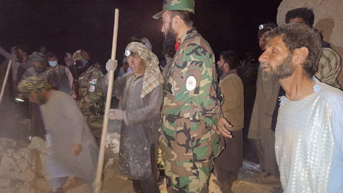 Al menos 20 muertos y más de 300 heridos tras un terremoto de magnitud 6,3 en Afganistán