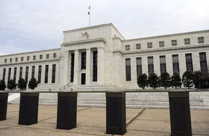 Fachada del edificio de la Reserva Federal, en Washington (EE UU)