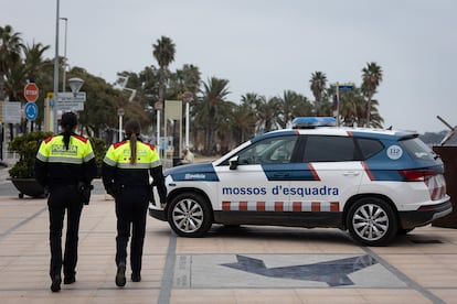 Una patrulla de agentes de los Mossos d Esquadra, en una fotografía de archivo.