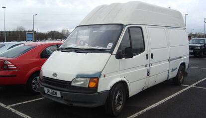 Una furgoneta Ford Transit.