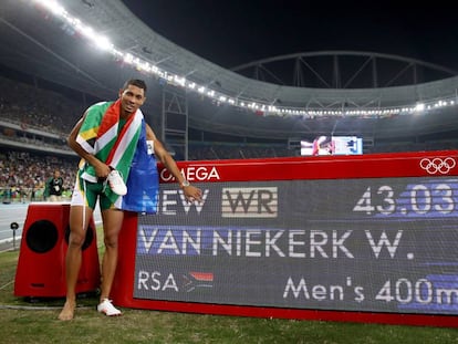 Wayde van Niekerk y su r&eacute;cord del mundo en los 400 metros. 