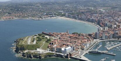 Vista aérea de la península de Cimavilla.