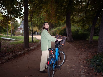 Atefah Hassani en el Retiro, en Madrid.