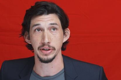 Adam Driver poniendo la cara más Adam Driver del mundo