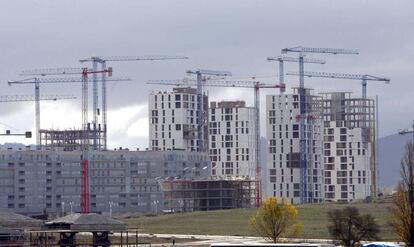 Varios edificios de viviendas en construcción