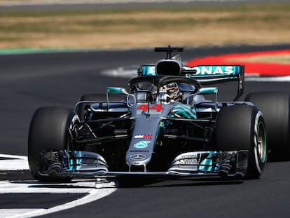 Lewis Hamilton durante la sesión de clasificación del GP de Silverstone.