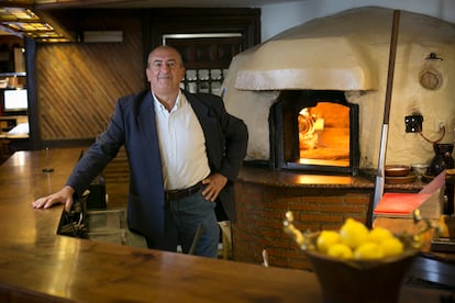 Javier Palomero, socio propietario del grupo Asador de Aranda, en el local de Plaza de Castilla (Madrid).