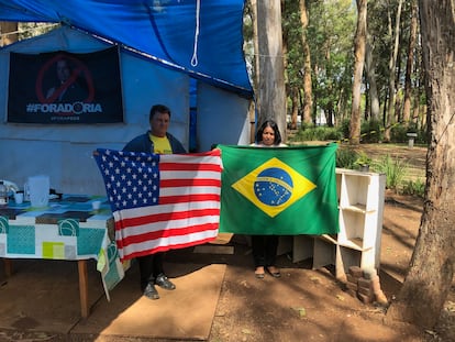 Maciel e Advânia acreditam na vitória de Trump: ambos participam do acampamento "Fora Doria", montado ao lado do Parque do Ibirapuera