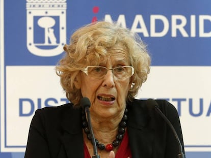 Manuela Carmena hoy en su visita al entrenamiento de la selecci&oacute;n espa&ntilde;ola de baloncesto. 