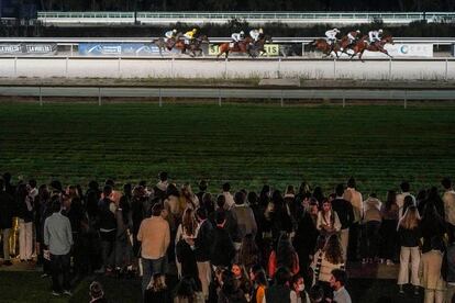 Carrera de caballos en el Hipódromo de la Zarzuela, el pasado jueves.