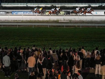 Carrera de caballos en el Hipódromo de la Zarzuela, el pasado jueves.