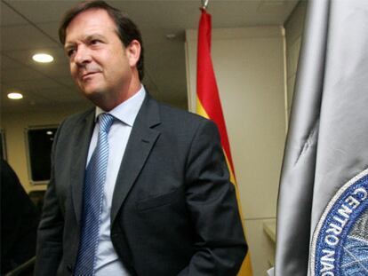 Alberto Saiz, en julio de 2007, en la primera rueda de prensa de un director del CNI.