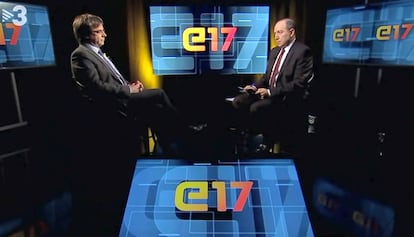 El director de TV-3, Vicent Sanch&iacute;s, entrevista a Carles Puigdemont.