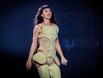 Diseñadora Katie Perry gana a Katy Perry