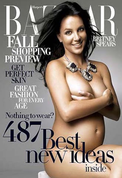 Britney Spears, embarazada de seis meses, posa desnuda en el número de agosto de 'Harper's Bazaar'.